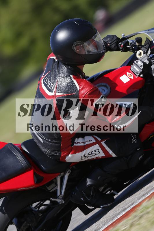 /12 30.04.2025 Speer Racing ADR/Gruppe gruen/backside